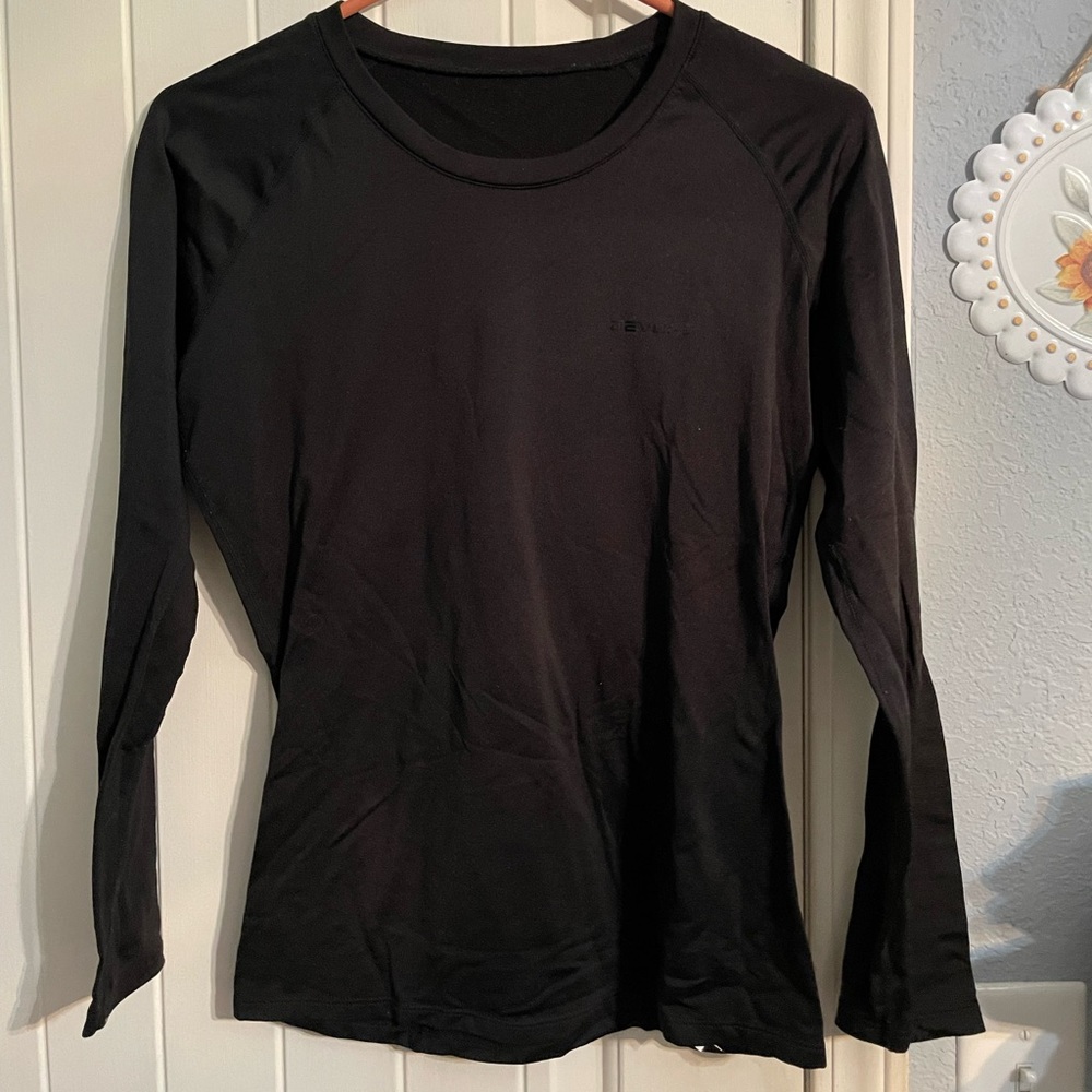 Devops Medium black long sleeve warming base layer shirt